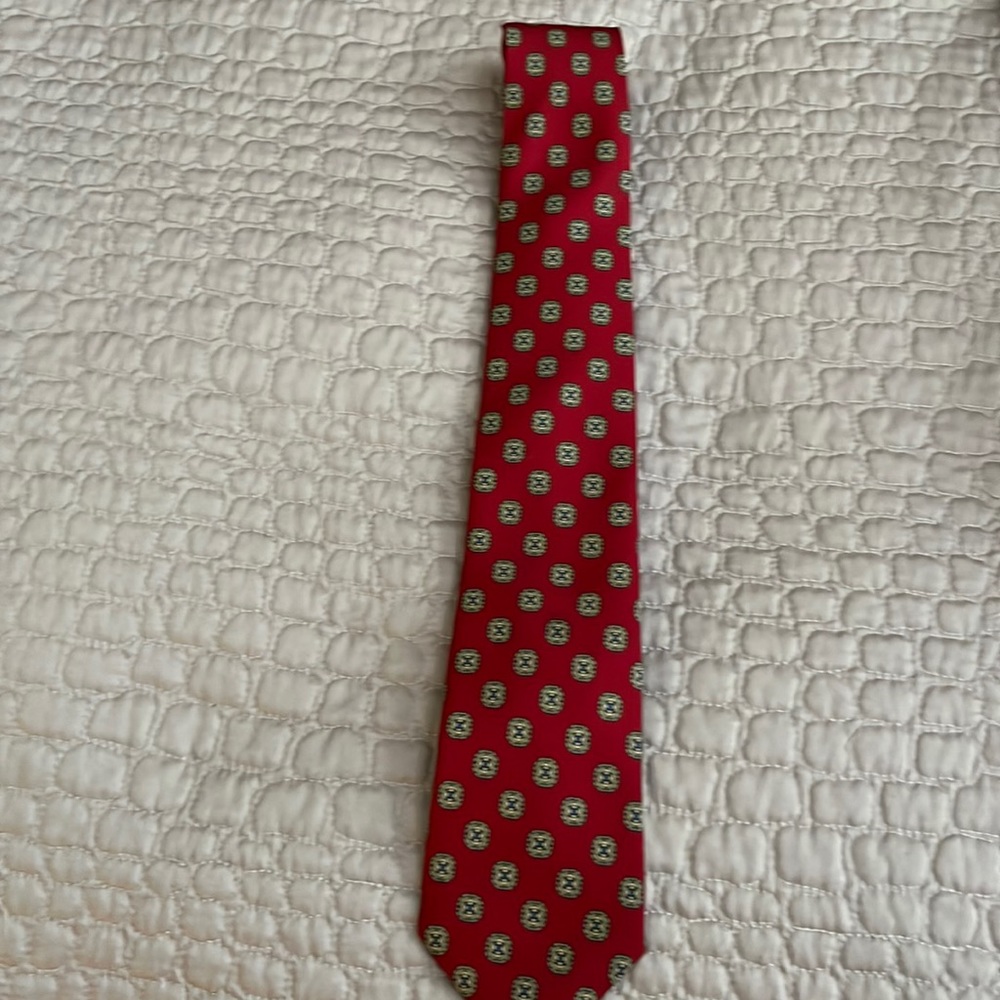Tie made in Italy color red no stains excellent condition. Worn once.